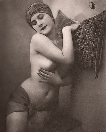 370px x 460px - Nudes of the 1920s-1930s - Photo Gallery